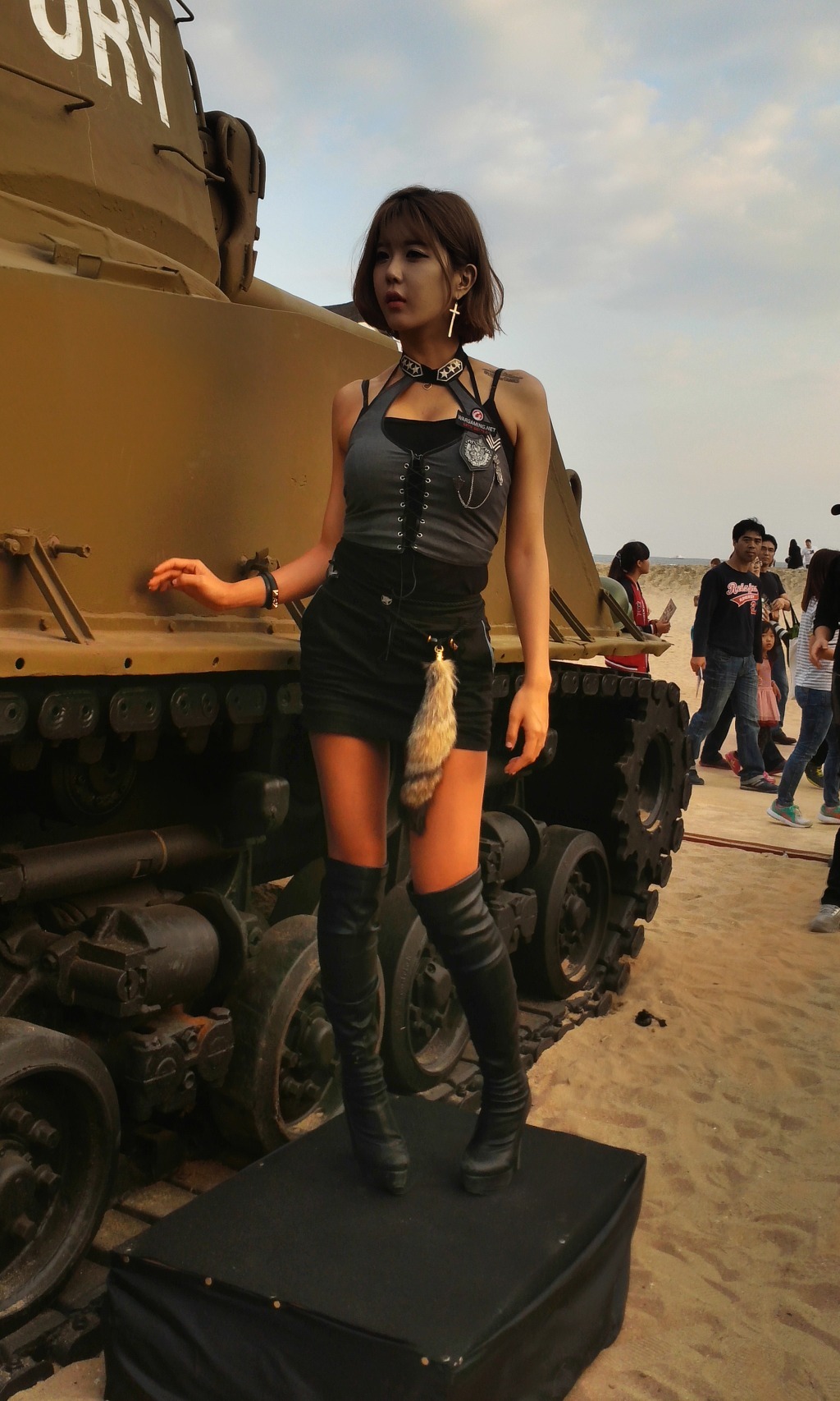 韩国顶级Showgirl许允美 釜山坦克世界 1